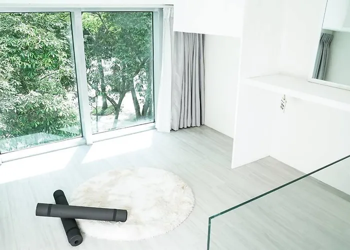 Loft 3br With Garden In Avant Bgc Parking With Fee Apartment Manila