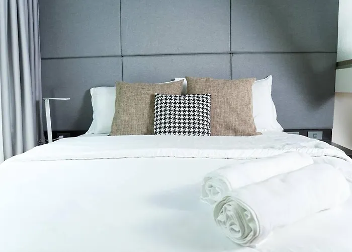 Loft 3br With Garden In Avant Bgc Parking With Fee * Manila