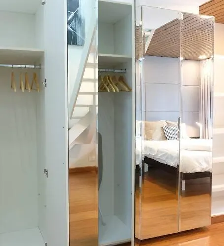 Loft 3br With Garden In Avant Bgc Parking With Fee Apartment *