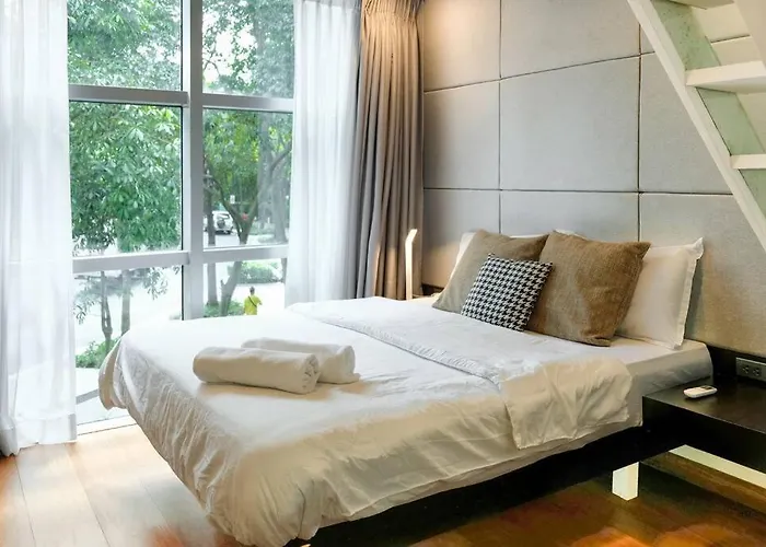 Loft 3br With Garden In Avant Bgc Parking With Fee Apartment Manila