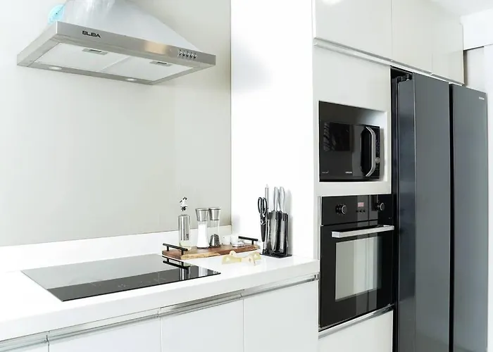 Loft 3br With Garden In Avant Bgc Parking With Fee Manila