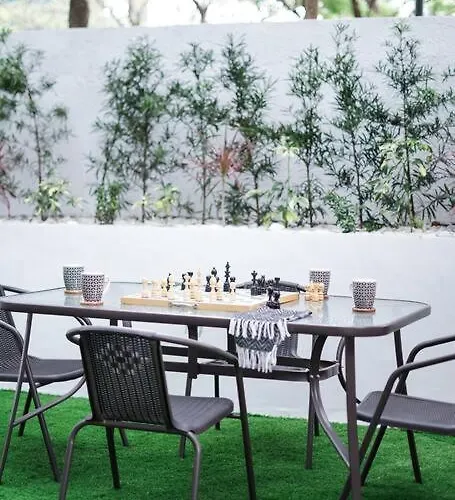 Loft 3br With Garden In Avant Bgc Parking With Fee