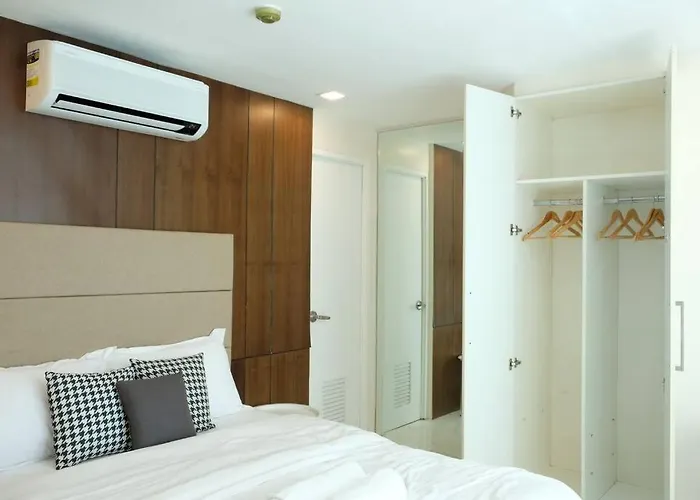 Loft 3br With Garden In Avant Bgc Parking With Fee Apartment