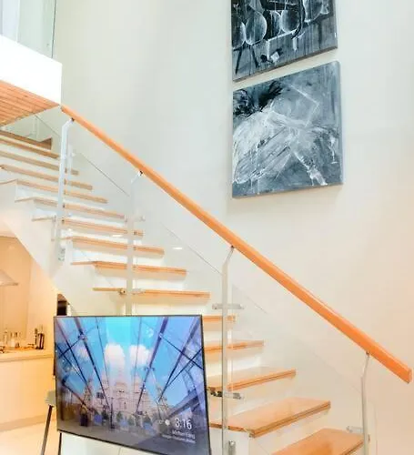 Loft 3br With Garden In Avant Bgc Parking With Fee *