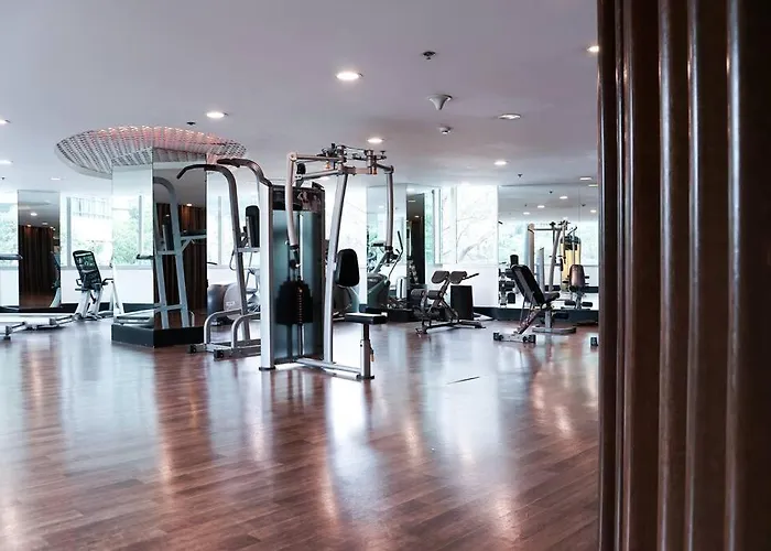 Loft 3br With Garden In Avant Bgc Parking With Fee Apartment Manila