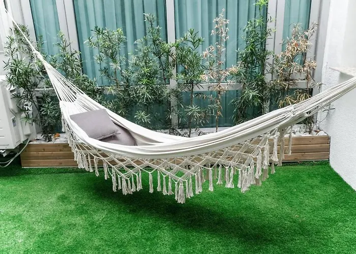 Apartment Loft 3br With Garden In Avant Bgc Parking With Fee Manila