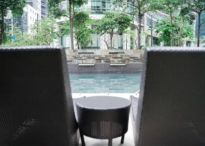 Loft 3br With Garden In Avant Bgc Parking With Fee *