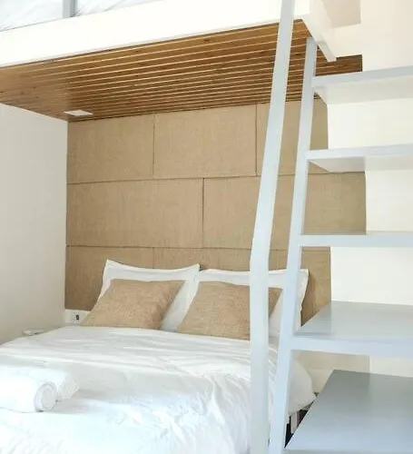 Loft 3br With Garden In Avant Bgc Parking With Fee Apartment