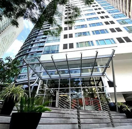 Loft 3br With Garden In Avant Bgc Parking With Fee Apartment *