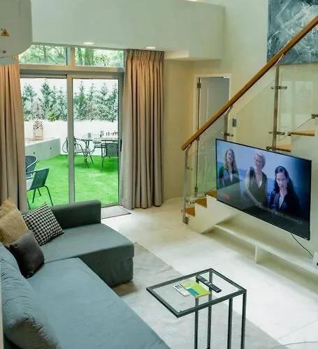 Apartment Loft 3br With Garden In Avant Bgc Parking With Fee *